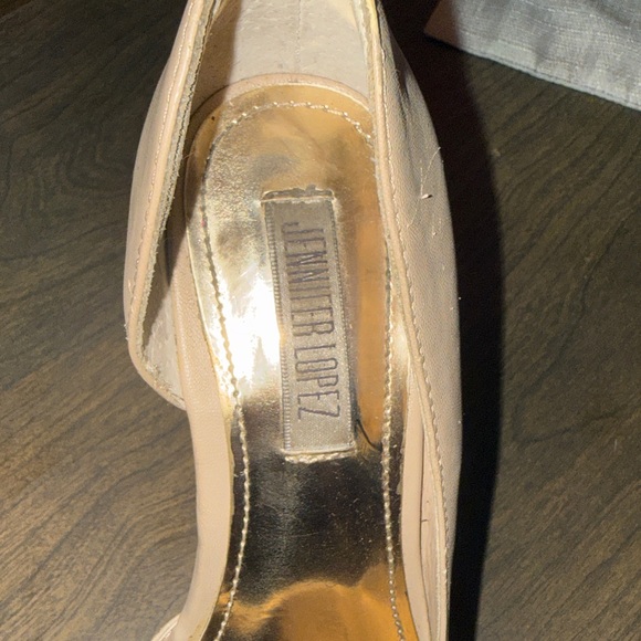 Jennifer Lopez Nude Peep-Toe Wedges - Picture 2 of 4